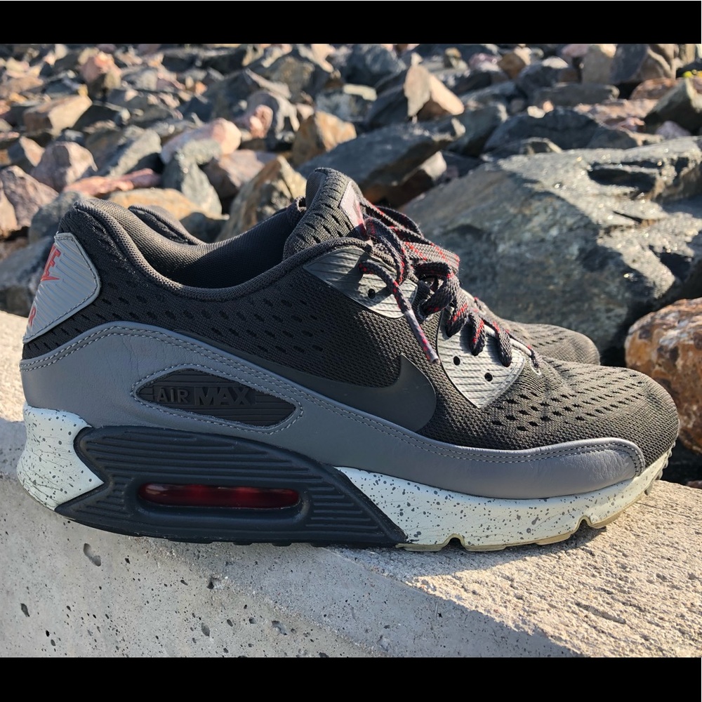 Nike Air Max 90EM